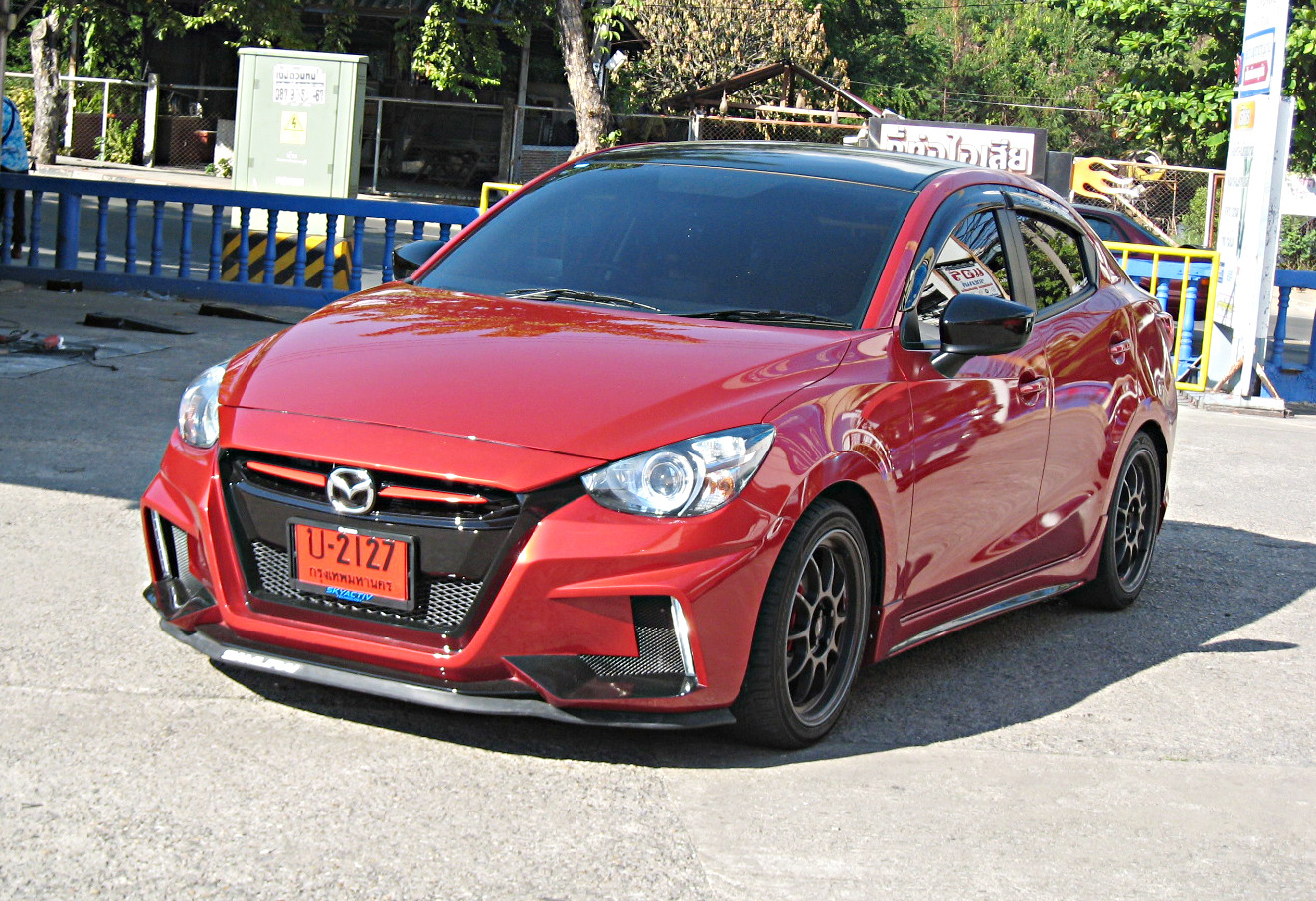 ชุดแต่ง Mazda2 2015-2019 Aventador